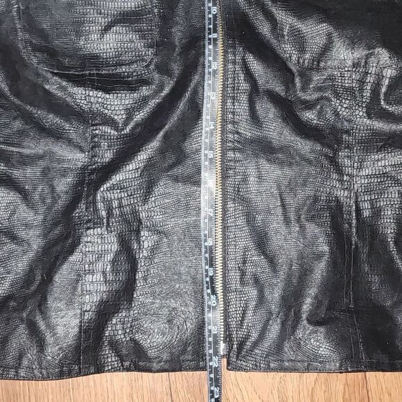 Maggie London Jacket  - Picture 7 of 11